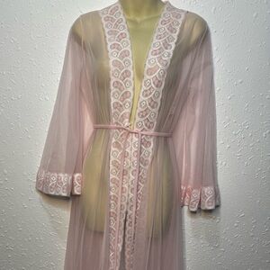 Vintage 70’s Miss Elaine Sheer Pink Lace Robe